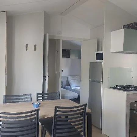 Mobil Premium 8 Pers 4 Etoiles Kamp alanı Saint-Cyprien (Pyrenees-Orientales)