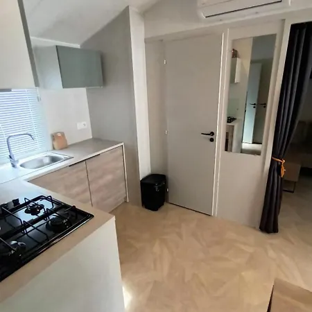 Kamp alanı Mobil Premium 8 Pers 4 Etoiles