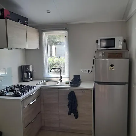 Kemp Mobil Premium 8 Pers 4 Etoiles Saint-Cyprien (Pyrenees-Orientales)